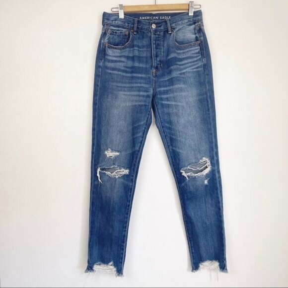 American Eagle Outfitters High Rise destroyed Girlfriend Jeans size 2R - Picture 2 of 9